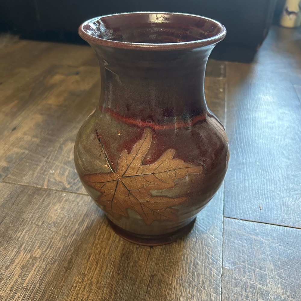 Robert Alewine Pottery Studio Maple Leaf Vase Burgundy Green Vintage 2006 8.5"